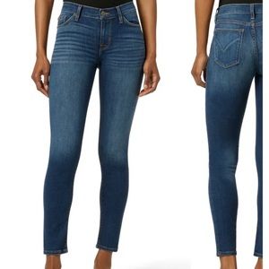 Hudson Krista Super Skinny Blue Jeans size 27, Rise  7.5”, RN #107996, 5 pockets